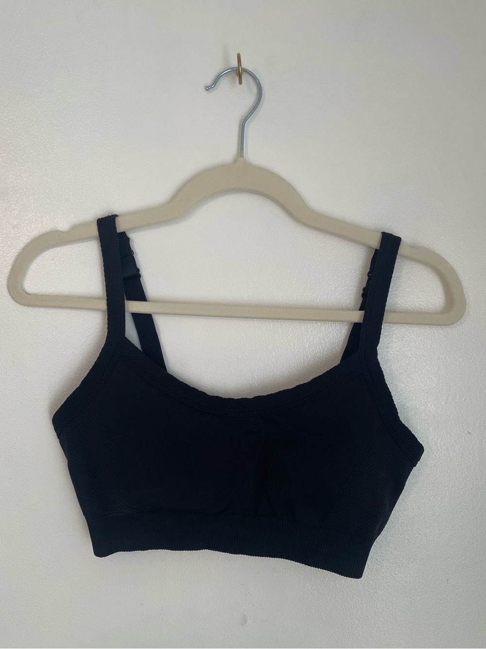 Old Navy black sports bra fluid seamless light support size medium
